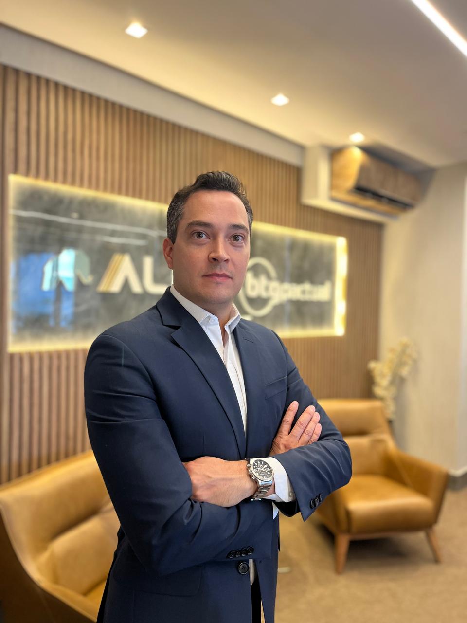 Alex Giampietro, Especialista patrimonial · Aliá